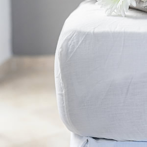 Luxury fitted sheet made from linen