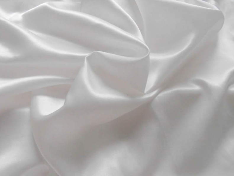 Satin fibres from bed linen Bed Linen with Satin Fibres